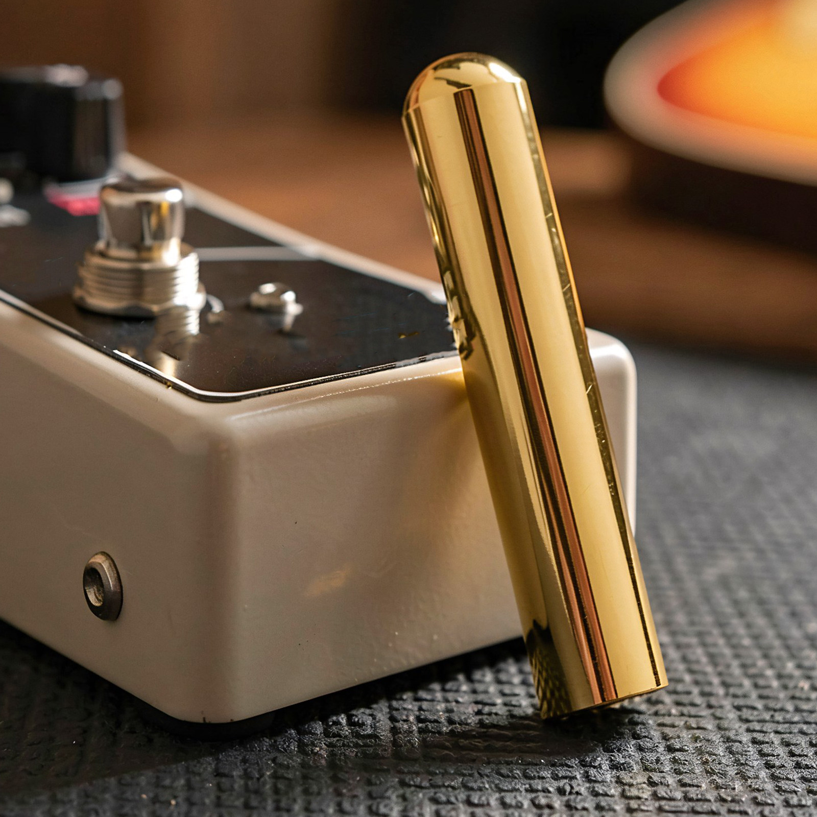 中型ソリッドスチール製ギタースライド、ゴールド仕上げの円筒形 - Guitar Slide Tube のレビューと価格